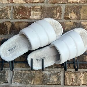 KOOLABURRA BY UGG BRB SLIP ON WHITE FUR PUFF PLATFORM SANDALS WOMENS 9 US size